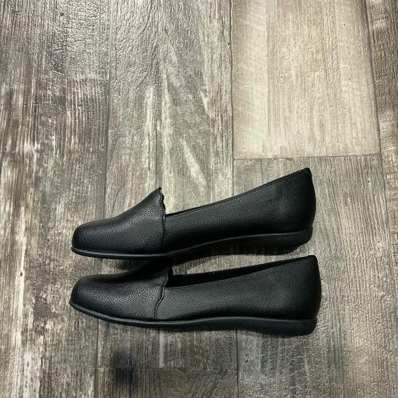 Trotter’s Elegant Black Women's Loafers Size 6.5 Wide - Picture 11 of 16